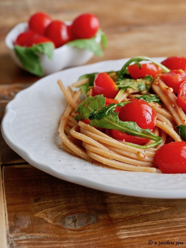 Pasta integrale con pomodorini e rucola - a zucchero zero