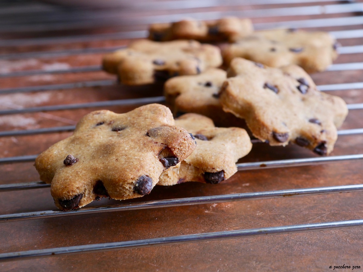 Biscotti integrali senza zucchero al cioccolato fondente o cookies