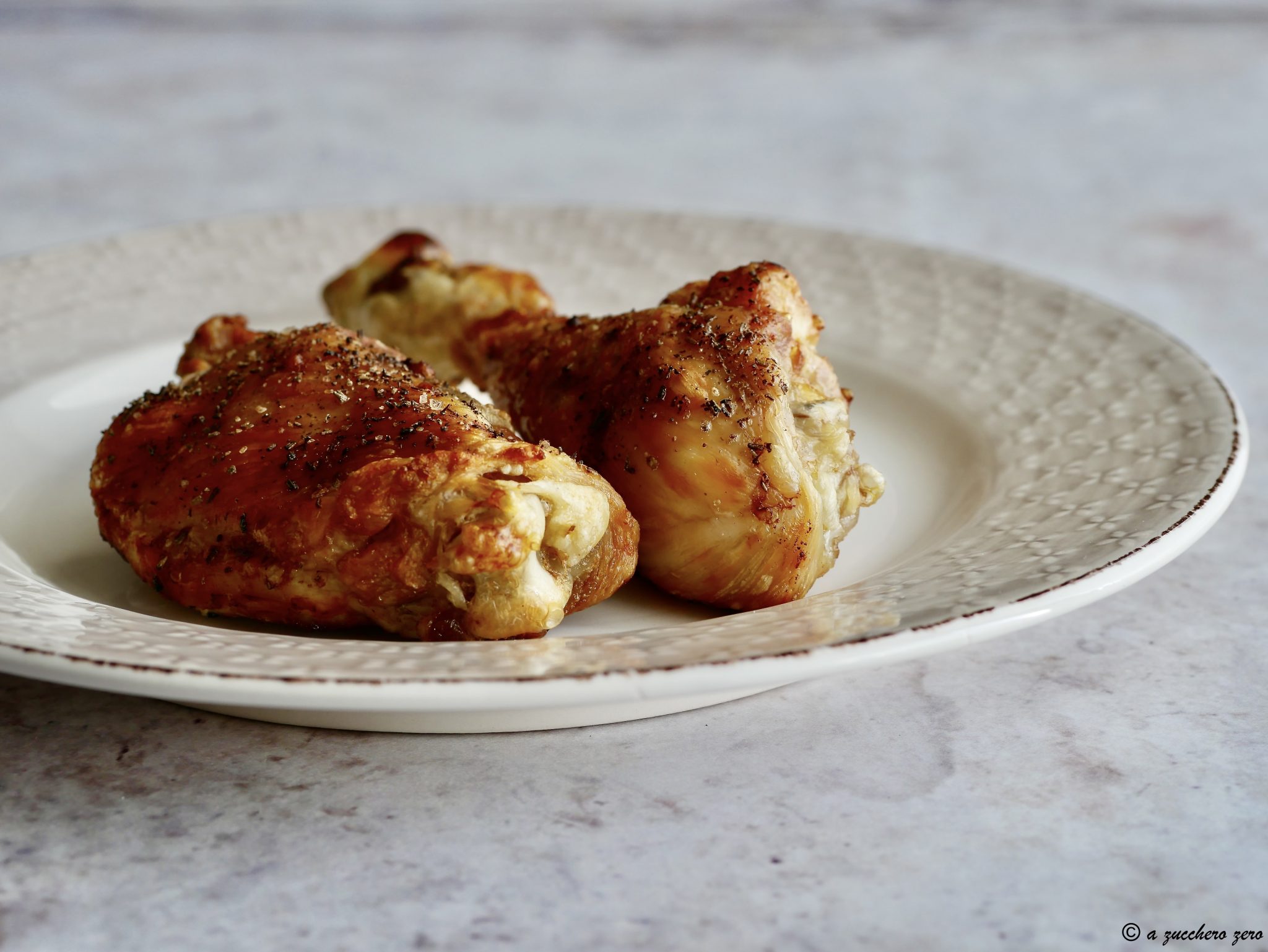 Cosce e sovracosce di pollo in friggitrice ad aria a zucchero zero