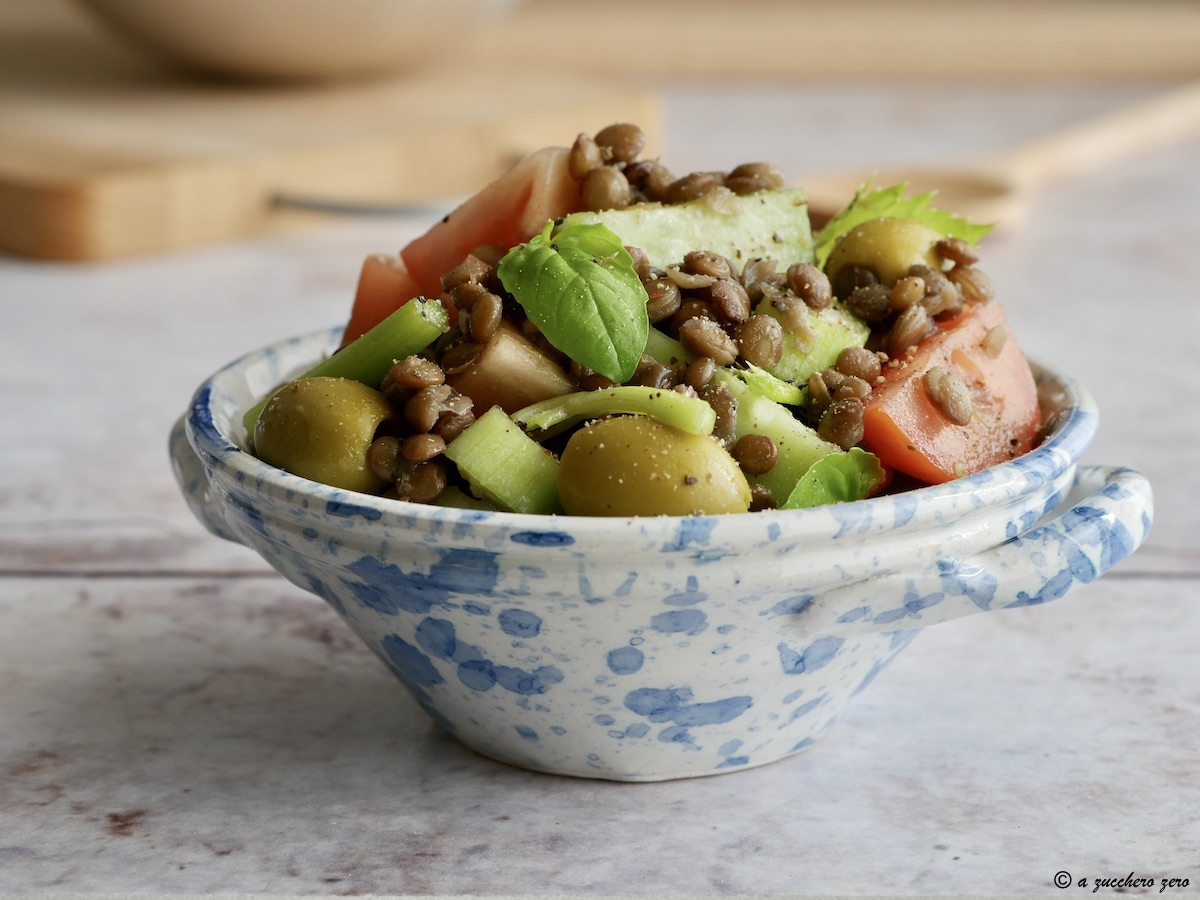 Insalata di lenticchie estiva | con verdure di stagione crude e fresche
