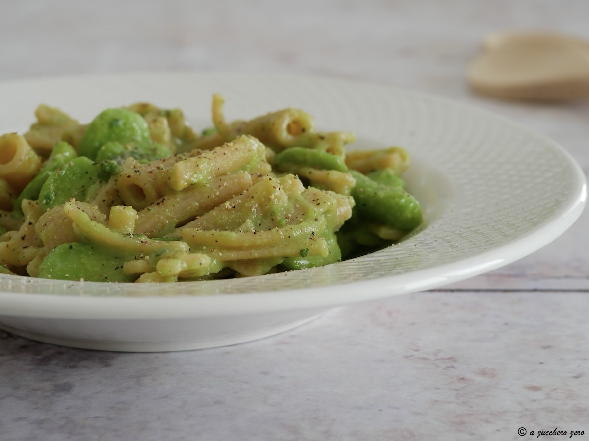 Pasta fave e asparagi | cremosa con fave fresche e asparagi selvatici