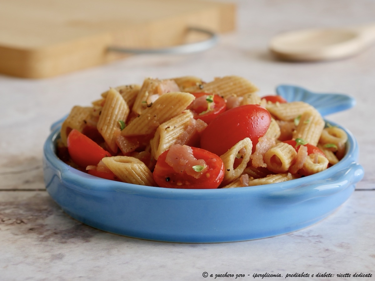 Pasta fredda con tonno affumicato e pomodorini | insalata di pasta leggera