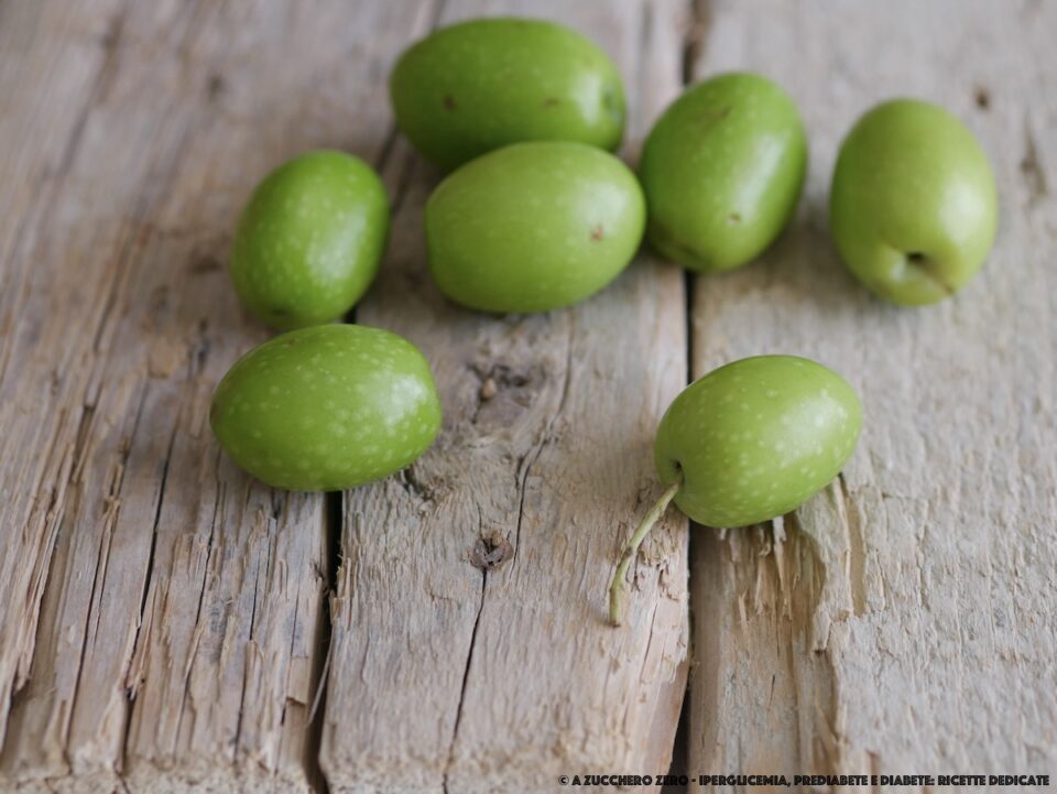 Olive verdi schiacciate | ricetta siciliana preparazione passo passo