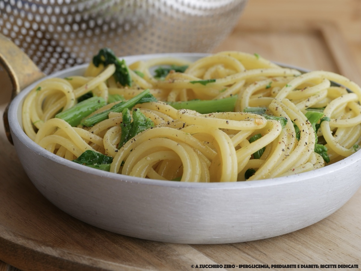 Spaghetti con cime di rapa aglio olio e peperoncino light - a zucchero zero