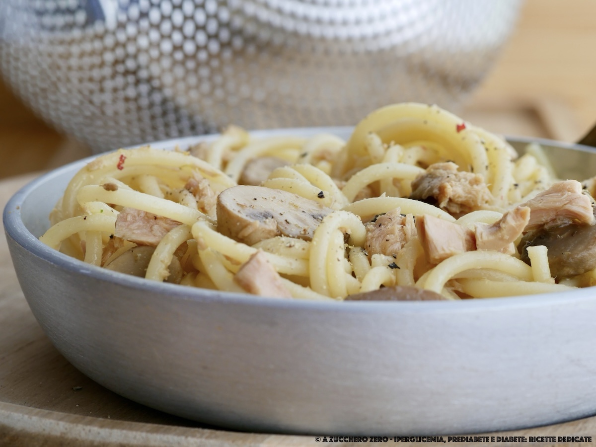 Pasta con tonno e funghi light | con tonno in scatola leggero