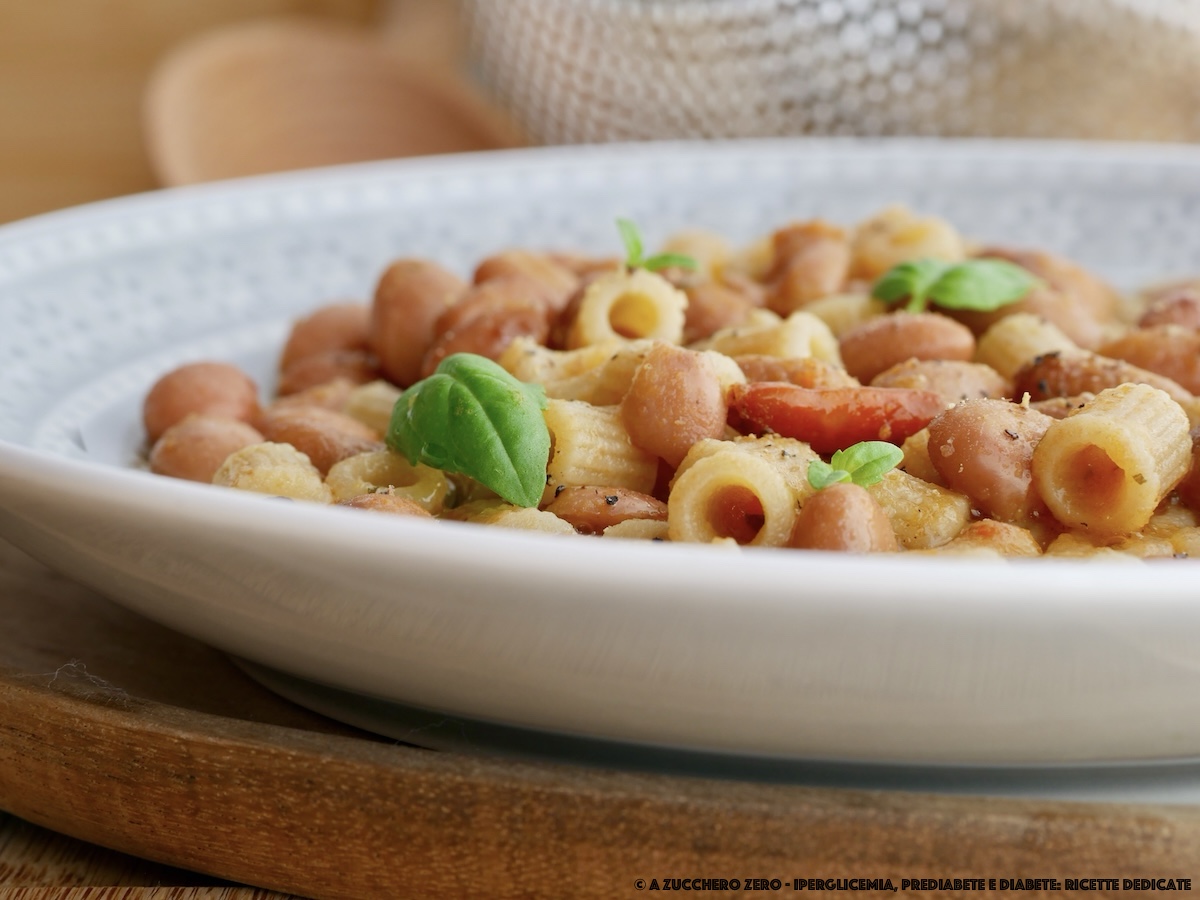 Pasta e fagioli al peperoncino | piccante e saporita