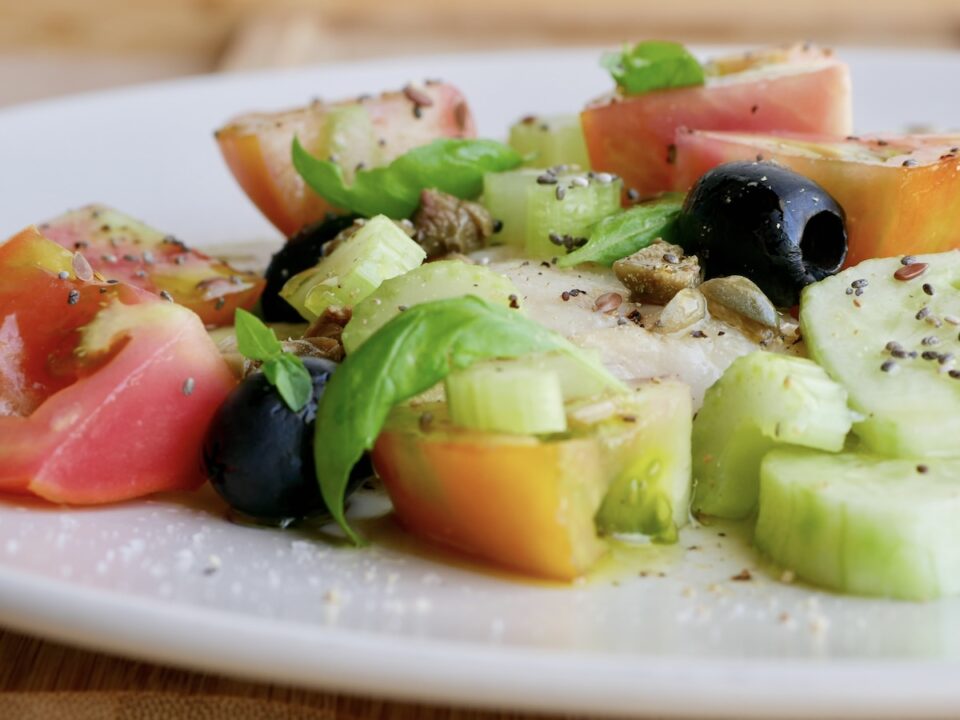 Filetti di pesce con verdure estive