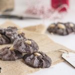 Biscotti al cacao amaro vaniglia e mandorle
