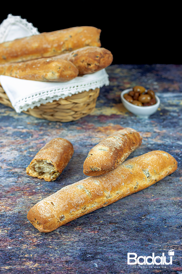 Bastoncini di pane con le olive