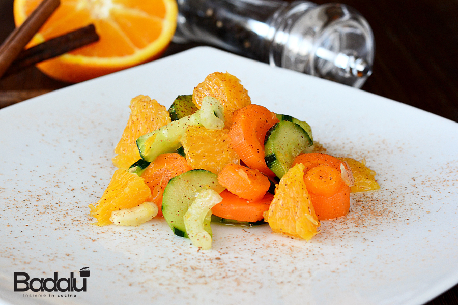 Insalata di carote arance e cetrioli al profumo di cannella