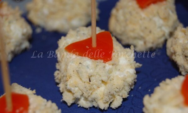 Palline di formaggio in panatura di cracker – Ricetta finger food
