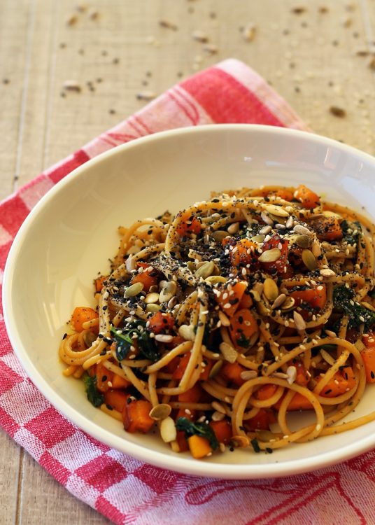 Spaghetti integrali con zucca e semi