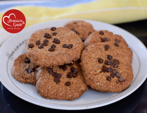 Biscotti vegani con farina di ceci e mandorle