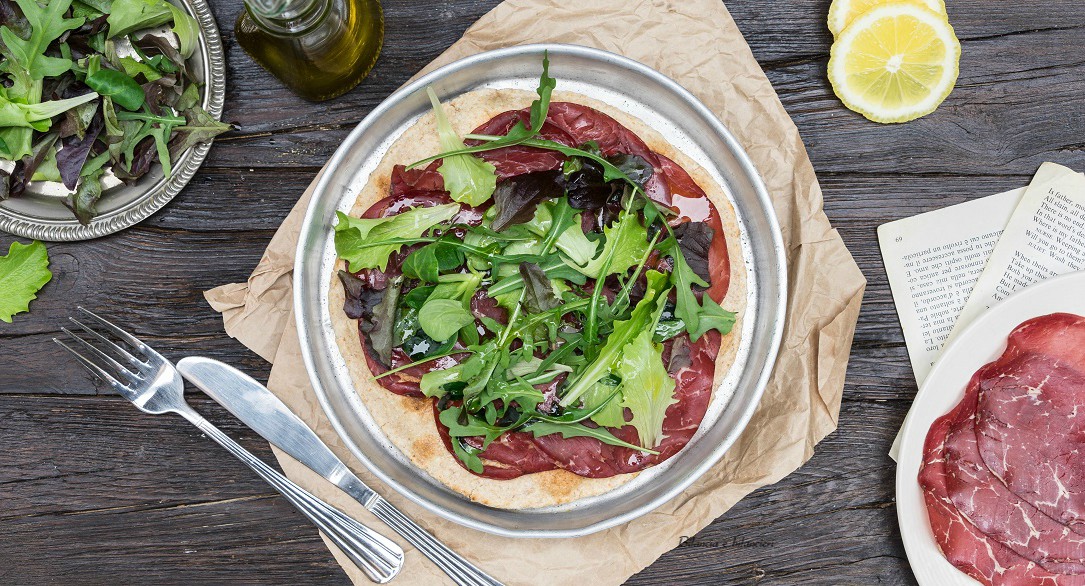 Piadina integrale con insalata mista e bresaola di black angus