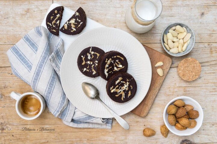 Brownies al cacao con okara di mandorle