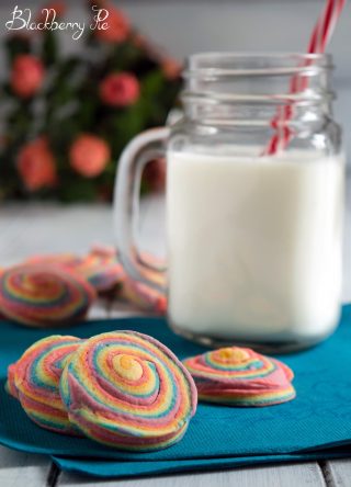 biscotti girelle arcobaleno 2 biscotti girelle arcobaleno