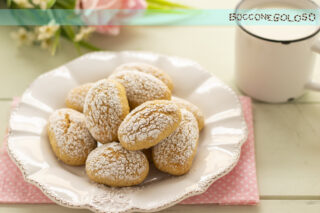 BISCOTTI AL LATTE