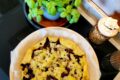 Il segreto dei due colori: la torta salata con patate e cavolo viola che stupisce tutti