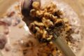 Porridge freddo alle ciliegie e yogurt greco