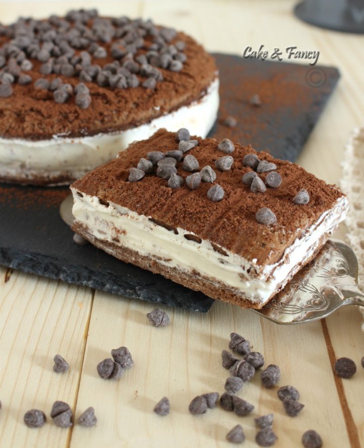 Torta al cacao farcita con crema al latte - Ricetta passo a passo