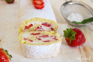 Rotolo panna e fragole