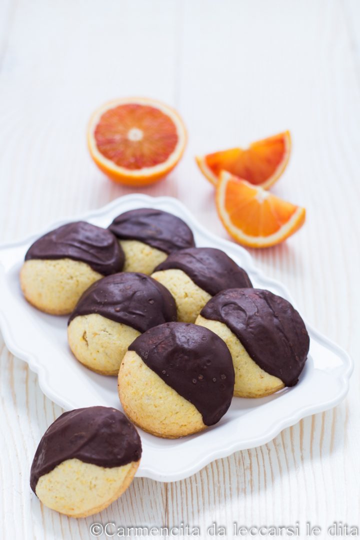 Biscotti ripieni arancia e cioccolato