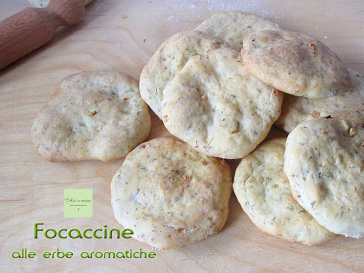 focaccine alle erbe aromatiche