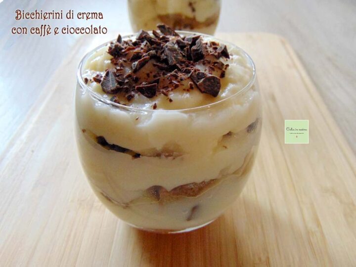 bicchierini di crema al caffè con cioccolato