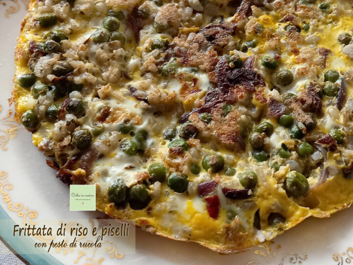 frittata di riso e piselli al pesto di rucola