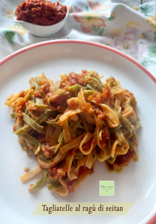 tagliatelle al ragù di seitan