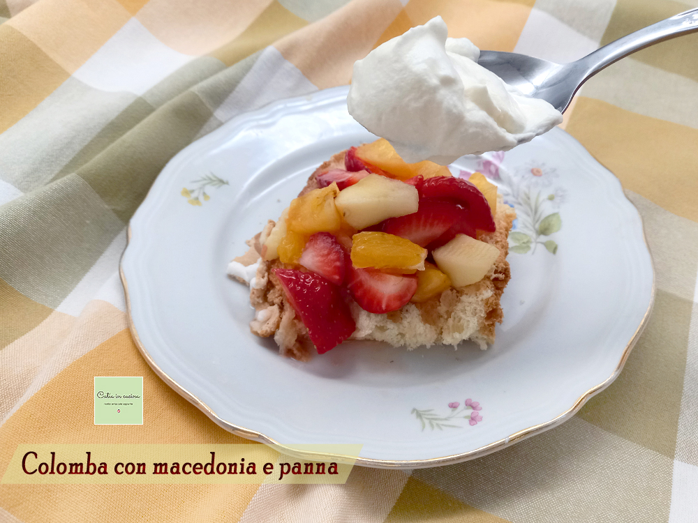 colomba con macedonia e panna