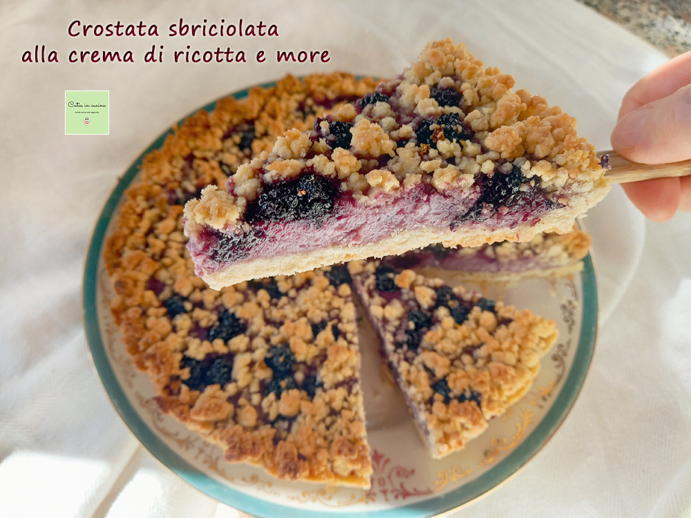 crostata sbriciolata alla crema di ricotta e more