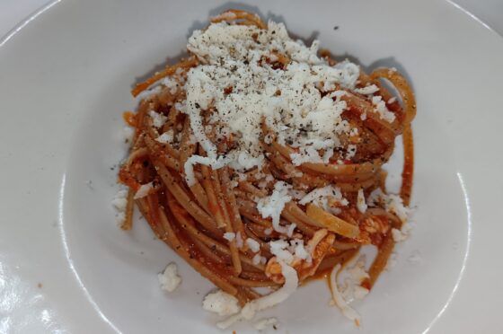 Spaghetti integrali pomodoro e mozzarella