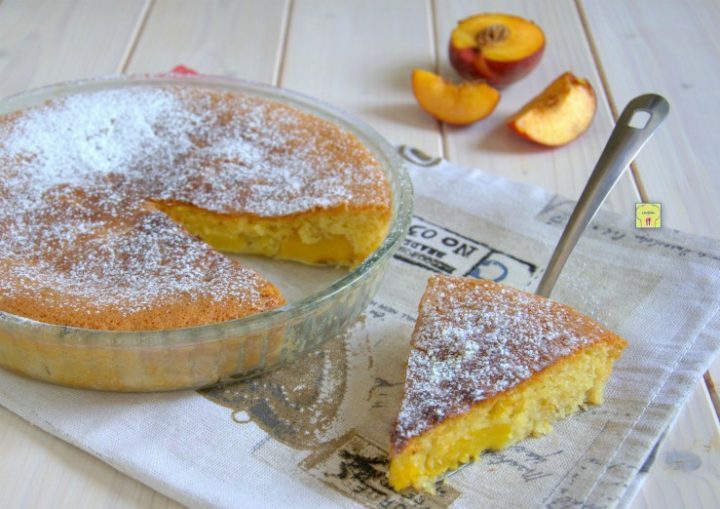 torta soffice alle pesche
