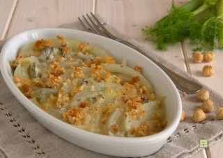 finocchi gratinati con gorgonzola e nocciole