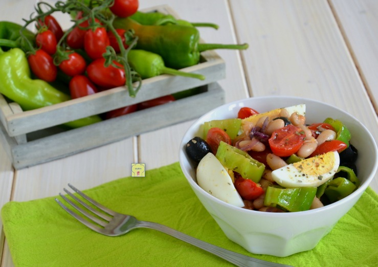 insalata di cannellini uova e peperoncini dolci