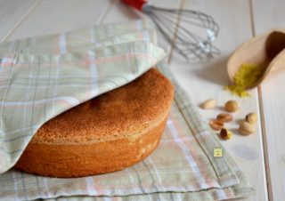 pan di spagna al pistacchio