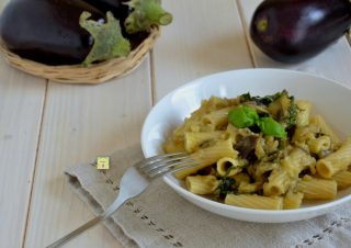 pasta con pesto di melanzane