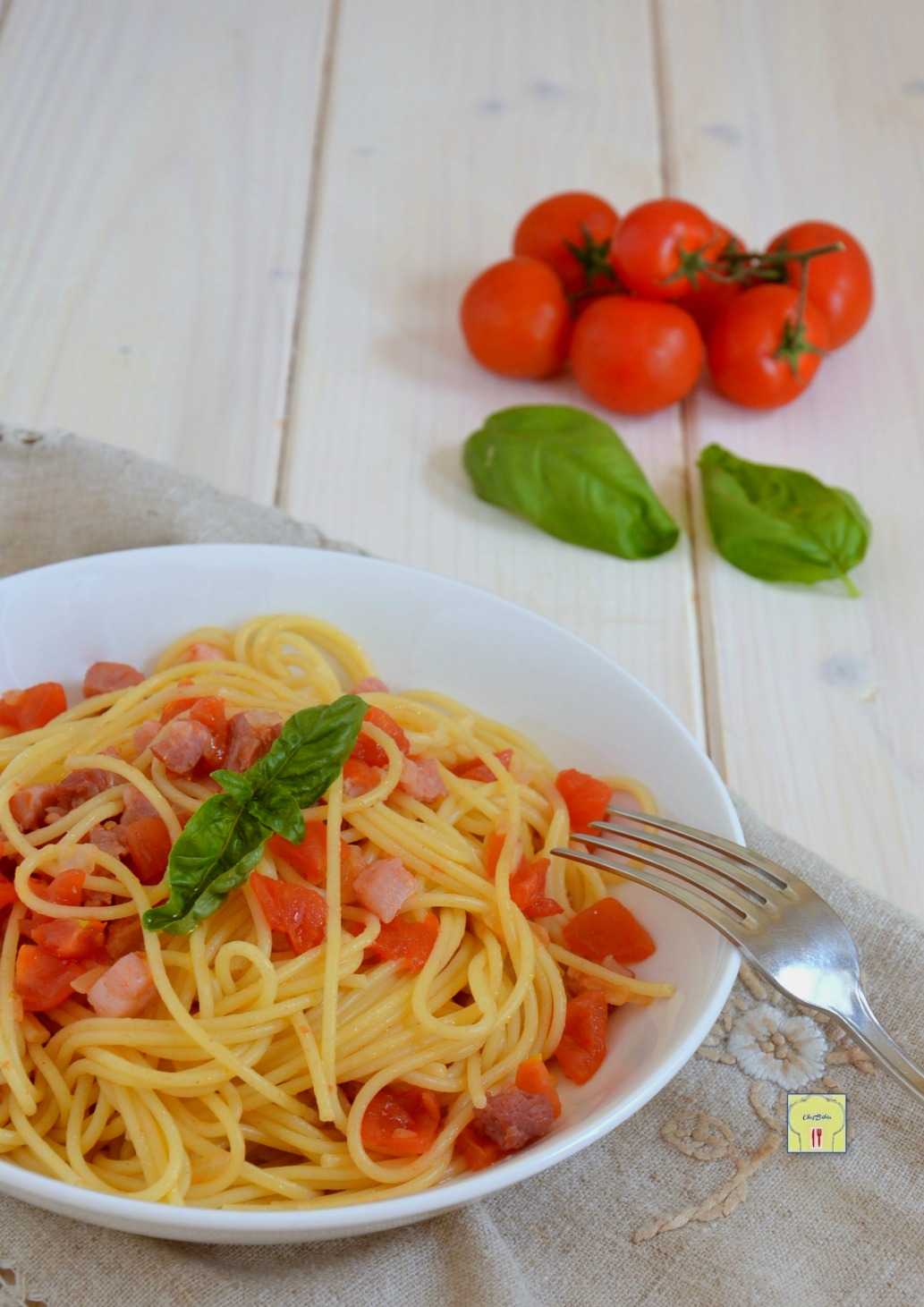 spaghetti con pomodoro fresco e pancetta gp