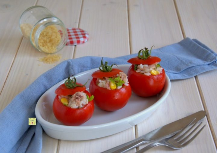 pomodori crudi ripieni di riso e tonno pomodori crudi ripieni di riso e tonno