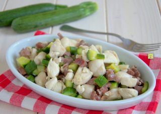 bocconcini di pollo zucchine e crudo