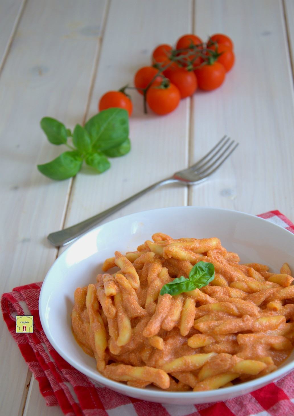 Pasta ricotta e pomodoro, primo piatto facile veloce e gustoso