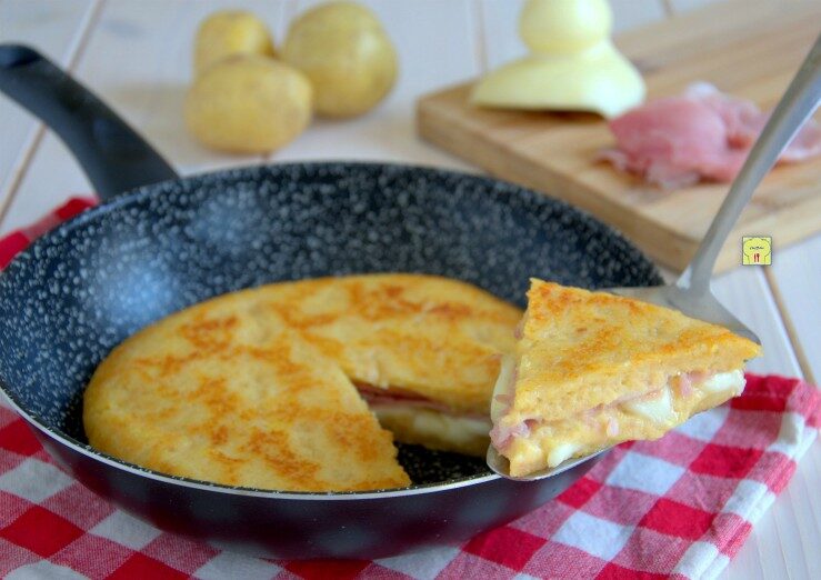 Tortino di patate farcito in padella