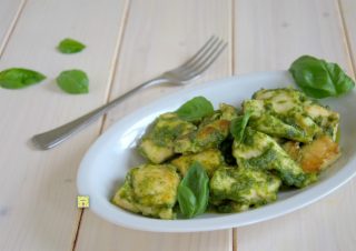bocconcini di pollo al pesto