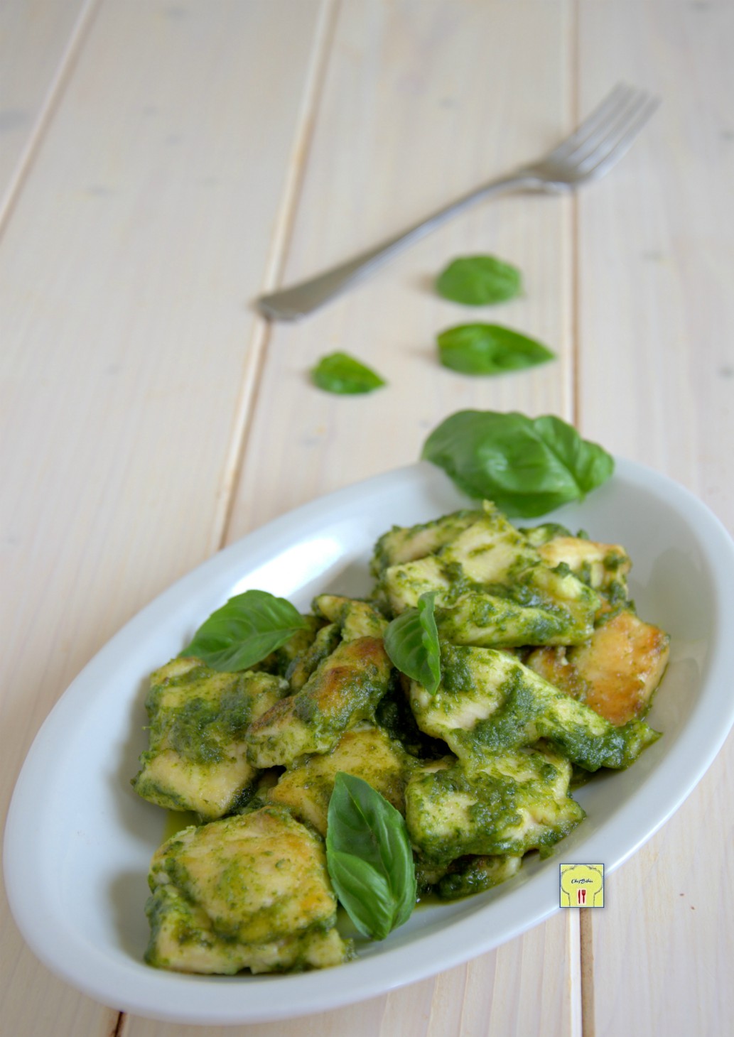 Bocconcini di pollo al pesto, facili, veloci e molto sfiziosi