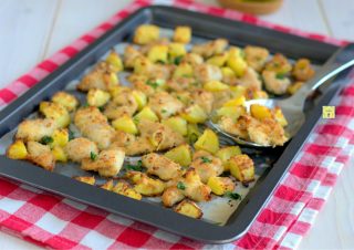 bocconcini di pollo e patate al forno