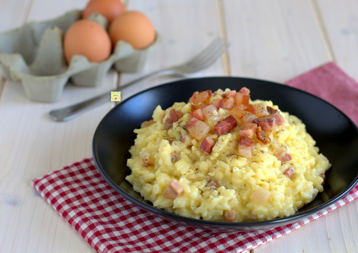 Risotto alla Carbonara gustoso primo piatto facile e molto sfizioso