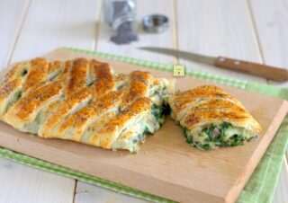 rustico spinaci prosciutto e scamorza