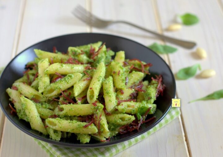 pasta fredda bresaola e pesto di rucola