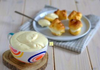 crema diplomatica